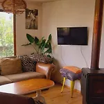 Casa Soleada Para Cuatro Personas, Con Patio, Hamaca Y Parrilla