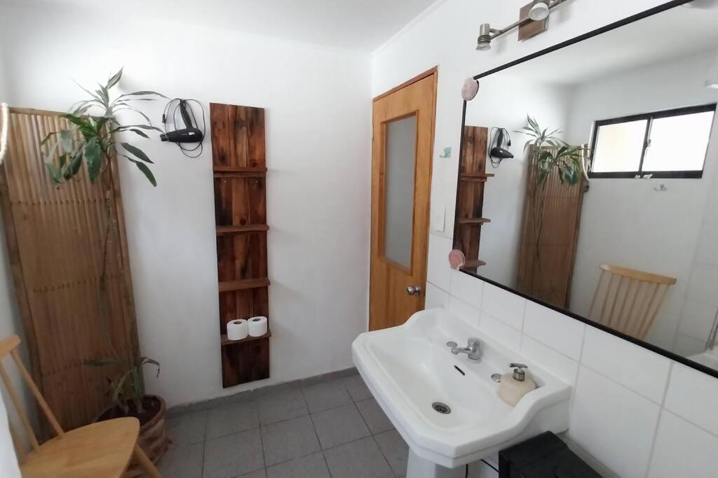 Casa Soleada Cuatro Personas, Con Patio, Hamaca Y Parrilla * Concón